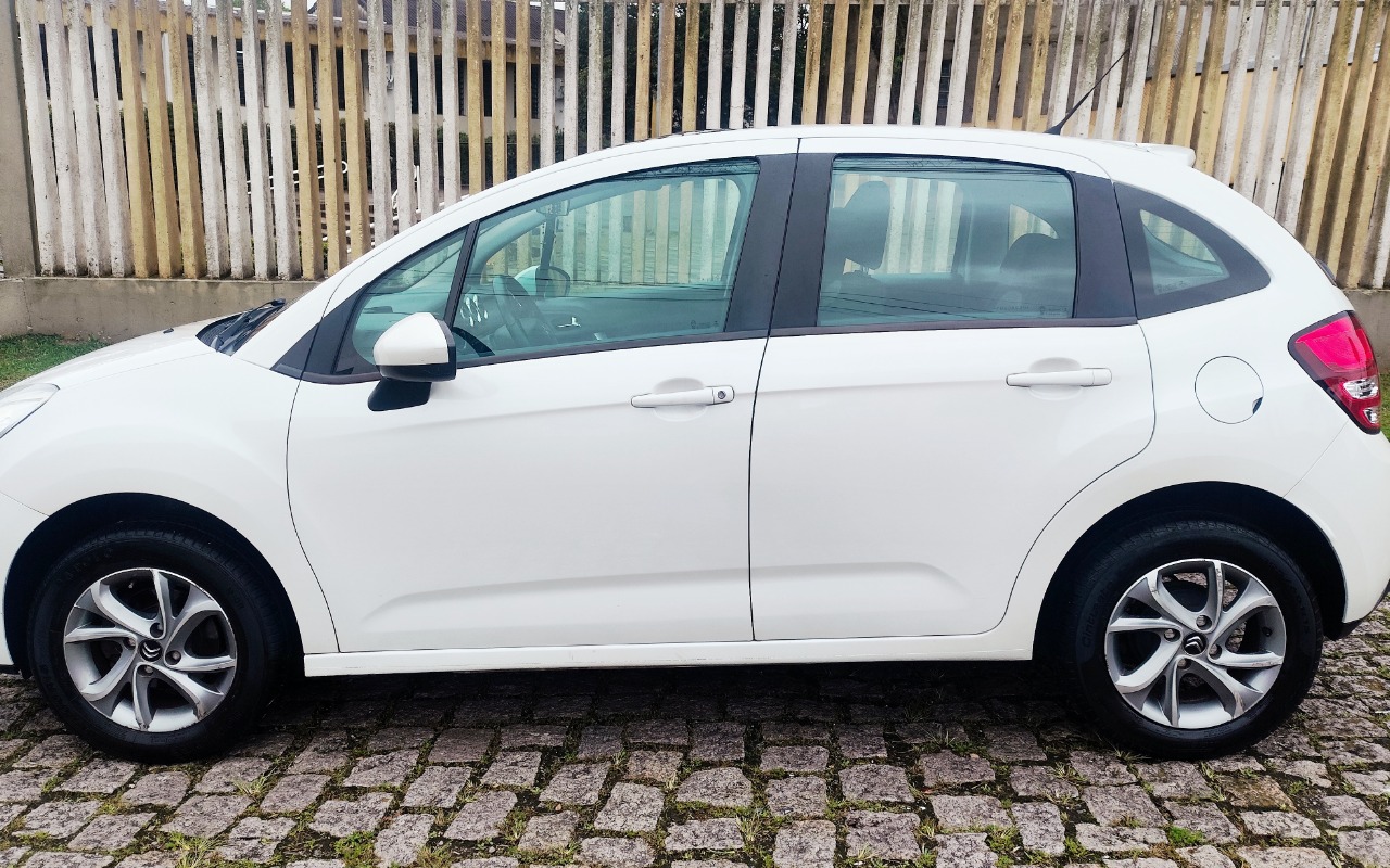 imagem-https://www.socarrao.com.br/sc-vehicle-images-prod/4333627/1791721120868-SU1HXzIwMjYxMDExXzA5MDM0NS5qcGc.jpg