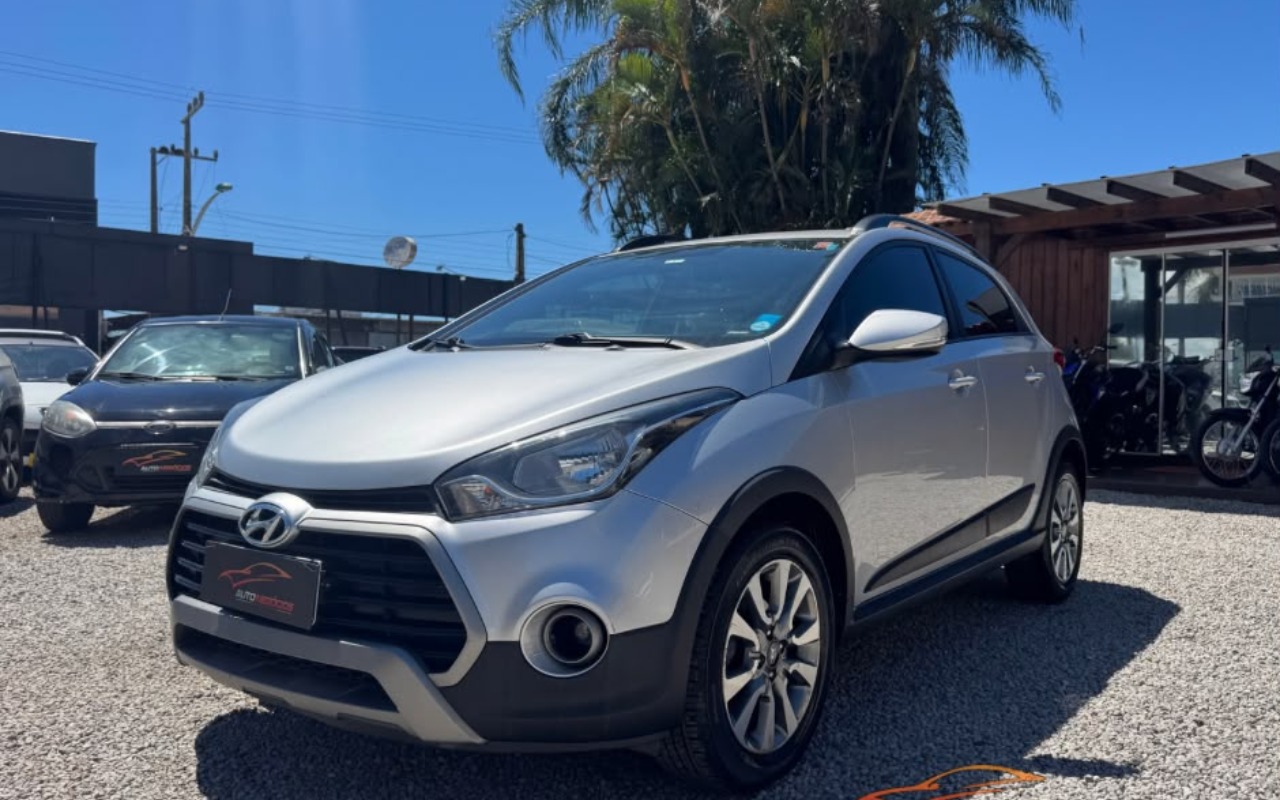 Hyundai HB20X 2018 Prata — foto 1 de 3