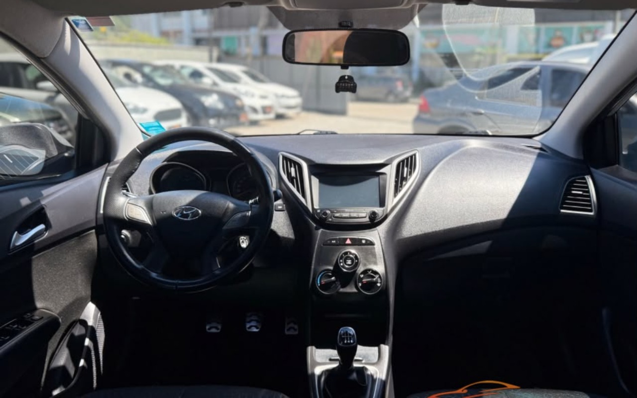 imagem-https://www.socarrao.com.br/sc-vehicle-images-prod/4333729/1791727278302-OS5qcGVn.jpeg