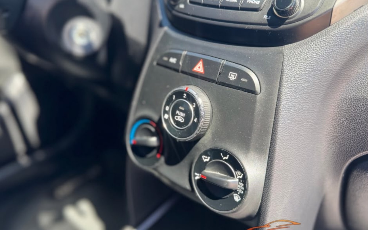 imagem-https://www.socarrao.com.br/sc-vehicle-images-prod/4333729/1791727278628-MTQuanBlZw.jpeg