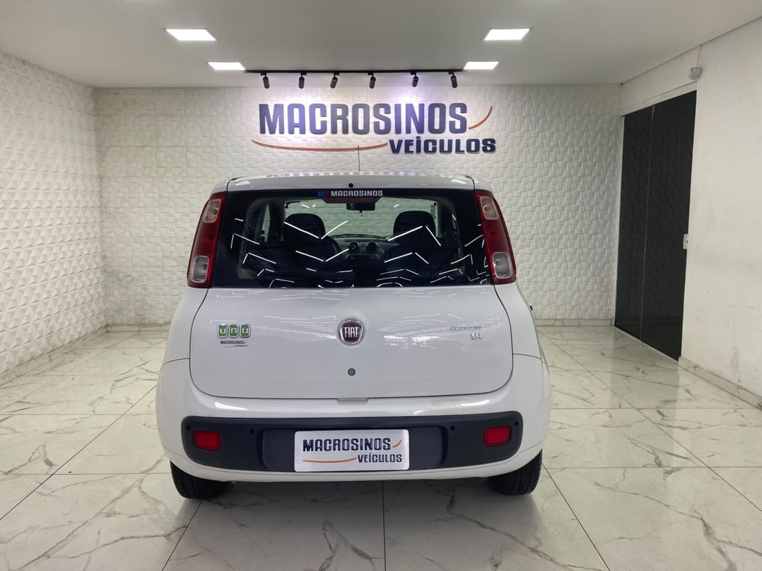 imagem-https://www.socarrao.com.br/sc-vehicle-images-prod/4333779/1791730392637-Zm90by0wOC5qcGc.jpg