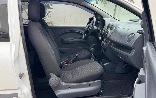 imagem-https://www.socarrao.com.br/sc-vehicle-images-prod/4334188/1791763598361-8563657_1_B_2cca42fb32.jpeg
