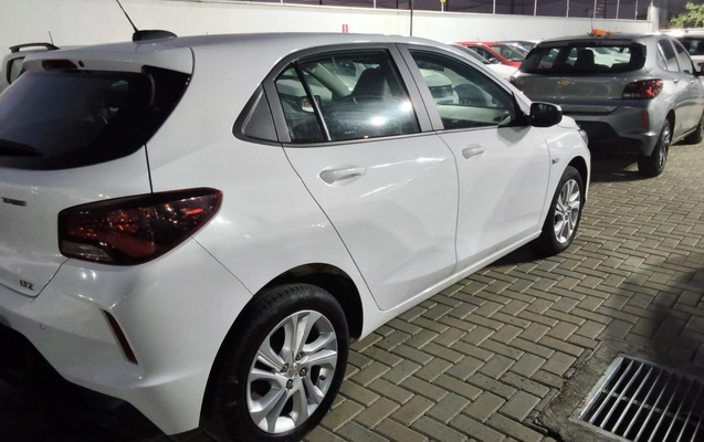 imagem-https://www.socarrao.com.br/sc-vehicle-images-prod/4336896/1791784122096-2_064332.jpg
