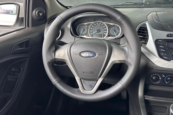 imagem-https://www.socarrao.com.br/sc-vehicle-images-prod/4337555/1791813669497-8563750_10_B_b9b06efdcb.jpeg