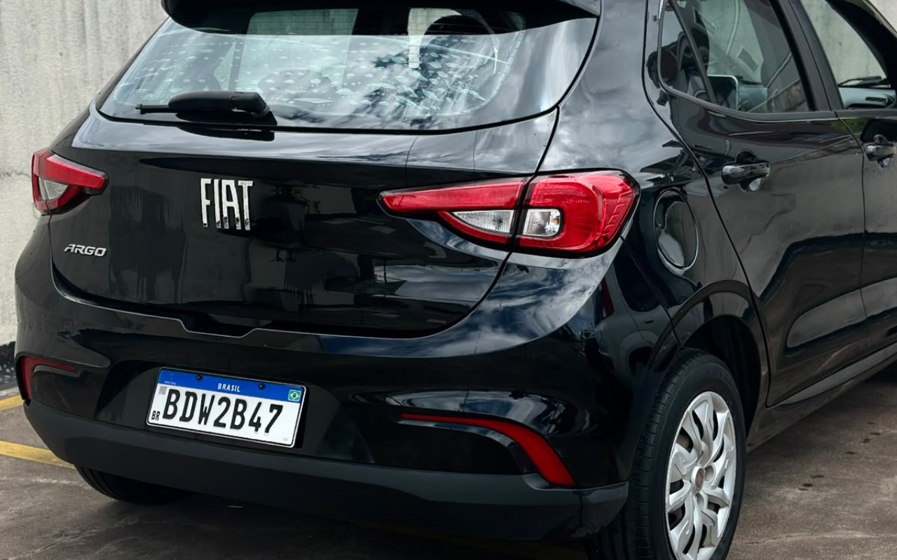 imagem-https://www.socarrao.com.br/sc-vehicle-images-prod/4337639/1791820375286-V2hhdHNBcHAgSW1hZ2UgMjAyNi0xMC0xMiBhdCAxMi40MC4zMCAoMSkuanBlZw.jpeg