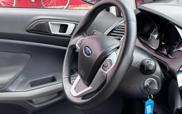 imagem-https://www.socarrao.com.br/sc-vehicle-images-prod/4337776/1791836748131-8551755_7_B_3dc758d9af.jpeg