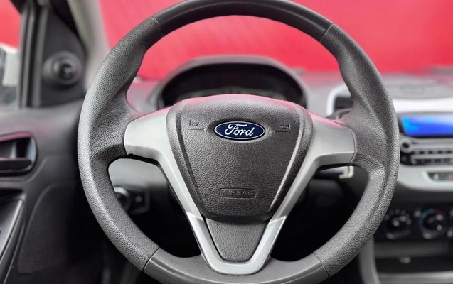 imagem-https://www.socarrao.com.br/sc-vehicle-images-prod/4337786/1791837158487-8435350_8_B_92254bdf93.jpeg