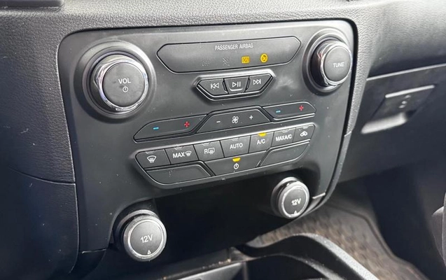 imagem-https://www.socarrao.com.br/sc-vehicle-images-prod/4337789/1791837573602-8555618_12_B_809f156fdb.jpeg