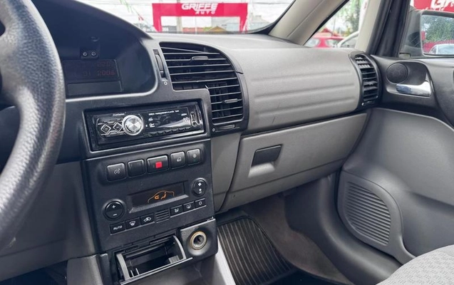 imagem-https://www.socarrao.com.br/sc-vehicle-images-prod/4337815/1791841985165-8429508_6_B_73de29db68.jpeg