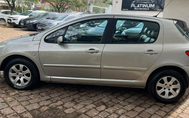 imagem-https://www.socarrao.com.br/sc-vehicle-images-prod/4337885/1791846143535-gb-e0a9296.jpeg