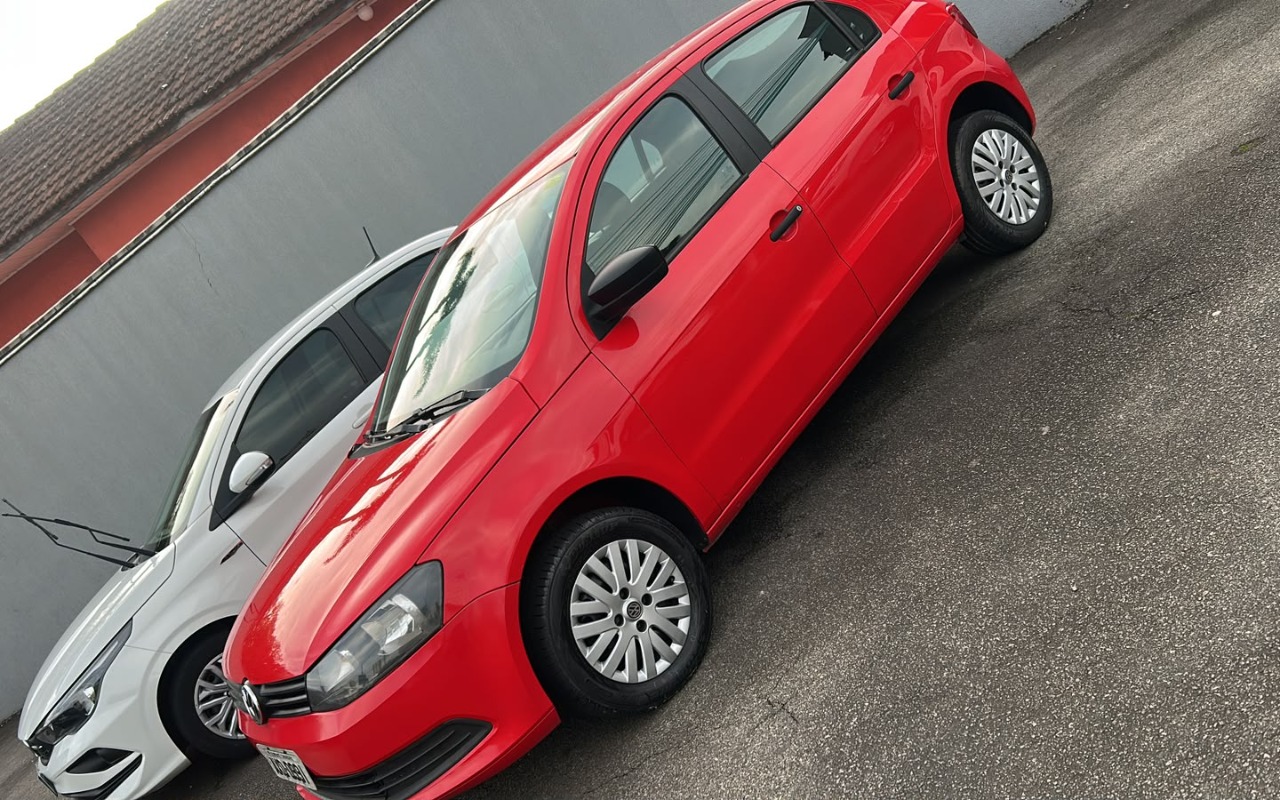 Volkswagen Gol City 1.0 Mi 8V 4p 2014 Vermelho — foto 1 de 3
