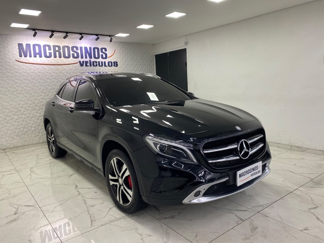 Mercedes-Benz GLA 200 2017 Preto — foto 1 de 3