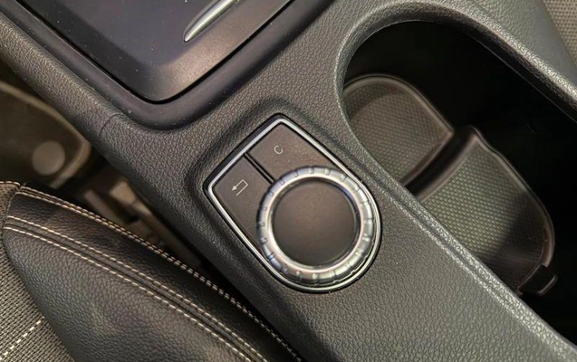 imagem-https://www.socarrao.com.br/sc-vehicle-images-prod/4338217/1792076348101-8563917_3_B_a306f9e093.jpeg