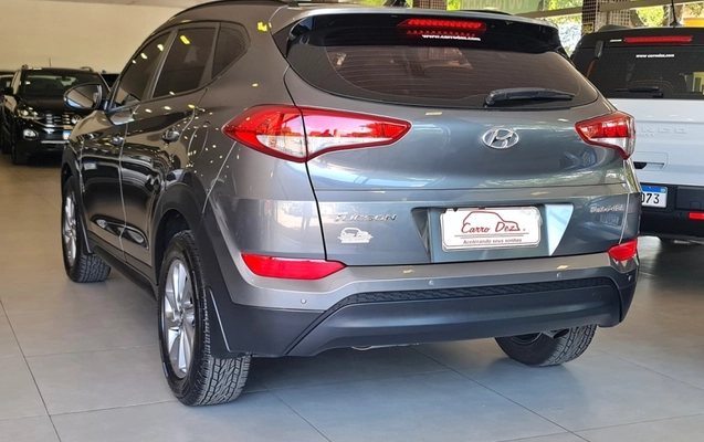 imagem-https://www.socarrao.com.br/sc-vehicle-images-prod/43401/1789680465504-iyIeCCUGluOycTUCuLsJJGLhSkmSjFR2.jpg