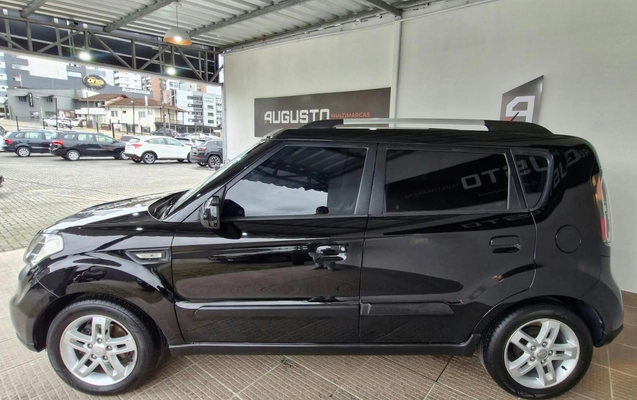 imagem-https://www.socarrao.com.br/sc-vehicle-images-prod/4341692/1791895470088-eb6a00e9fe9f439d84fd14608cf68f7a_1790704295384.jpg
