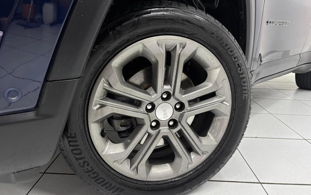 imagem-https://www.socarrao.com.br/sc-vehicle-images-prod/4342087/1791898345701-8564514_17_B_e61e7c0a4f.jpeg