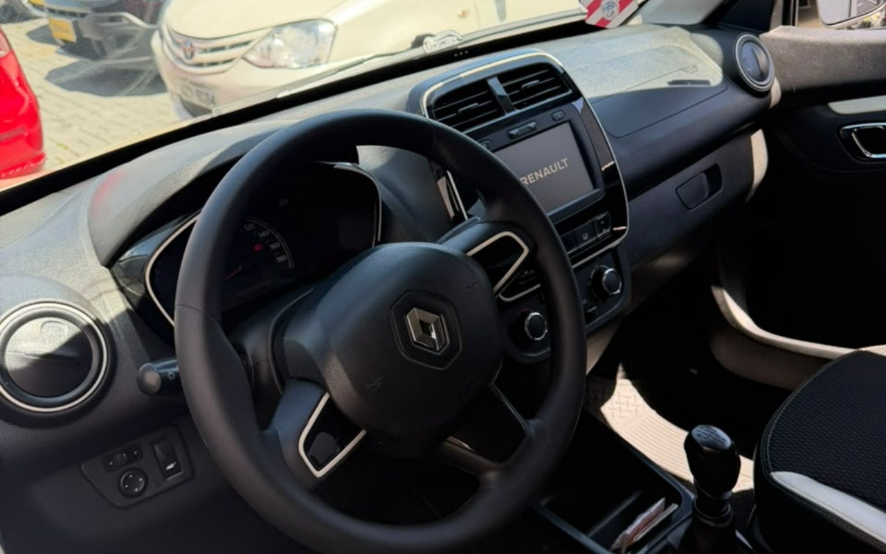 imagem-https://www.socarrao.com.br/sc-vehicle-images-prod/4342293/1791899462609-V2hhdHNBcHAgSW1hZ2UgMjAyNi0xMC0wOCBhdCAxMS4wNC4yOCAoNCkuanBlZw.jpeg
