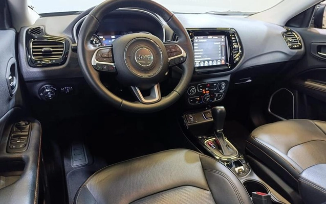 imagem-https://www.socarrao.com.br/sc-vehicle-images-prod/4342296/1792329799081-8564654_10_B_19b3e55421.jpeg