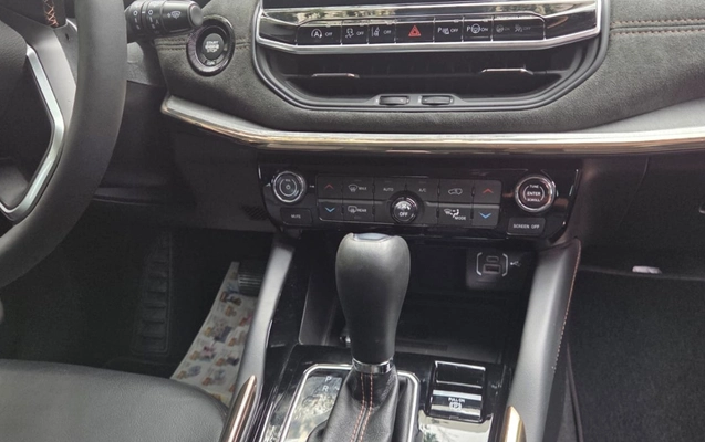 imagem-https://www.socarrao.com.br/sc-vehicle-images-prod/4342530/1791901644209-Nzg0YjFmMmYtMmJkMC00MGYxLWEyYTItNmM4ZDM3ZThlNjYzLmpwZWc.jpeg