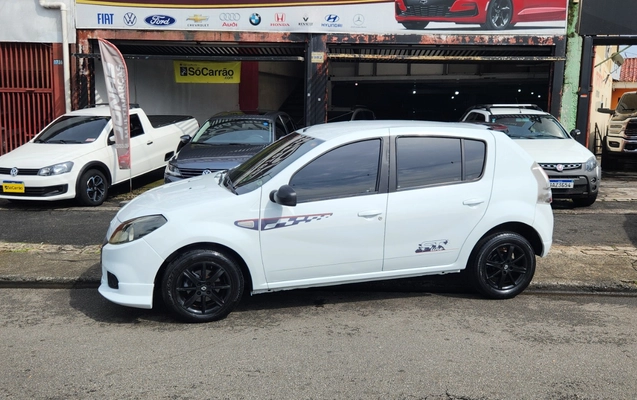 imagem-https://www.socarrao.com.br/sc-vehicle-images-prod/4342569/1791901440426-MjAyNjEwMTNfMDkxMTMyLmpwZw.jpg