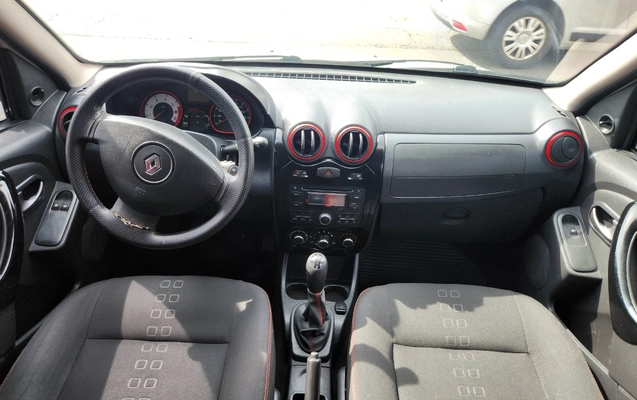 imagem-https://www.socarrao.com.br/sc-vehicle-images-prod/4342569/1791901441162-MjAyNjEwMTNfMDkxMDEyLmpwZw.jpg