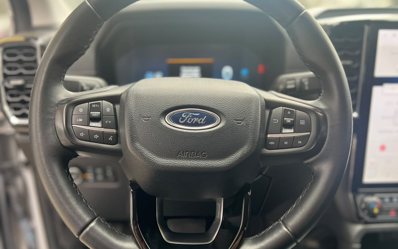 imagem-https://www.socarrao.com.br/sc-vehicle-images-prod/4342574/1791901479007-MDc3YjIzNDctZGZiMi00Y2Y4LWI2NjMtOWVhOWUwNWFlYzQ4LmpwZw.jpg