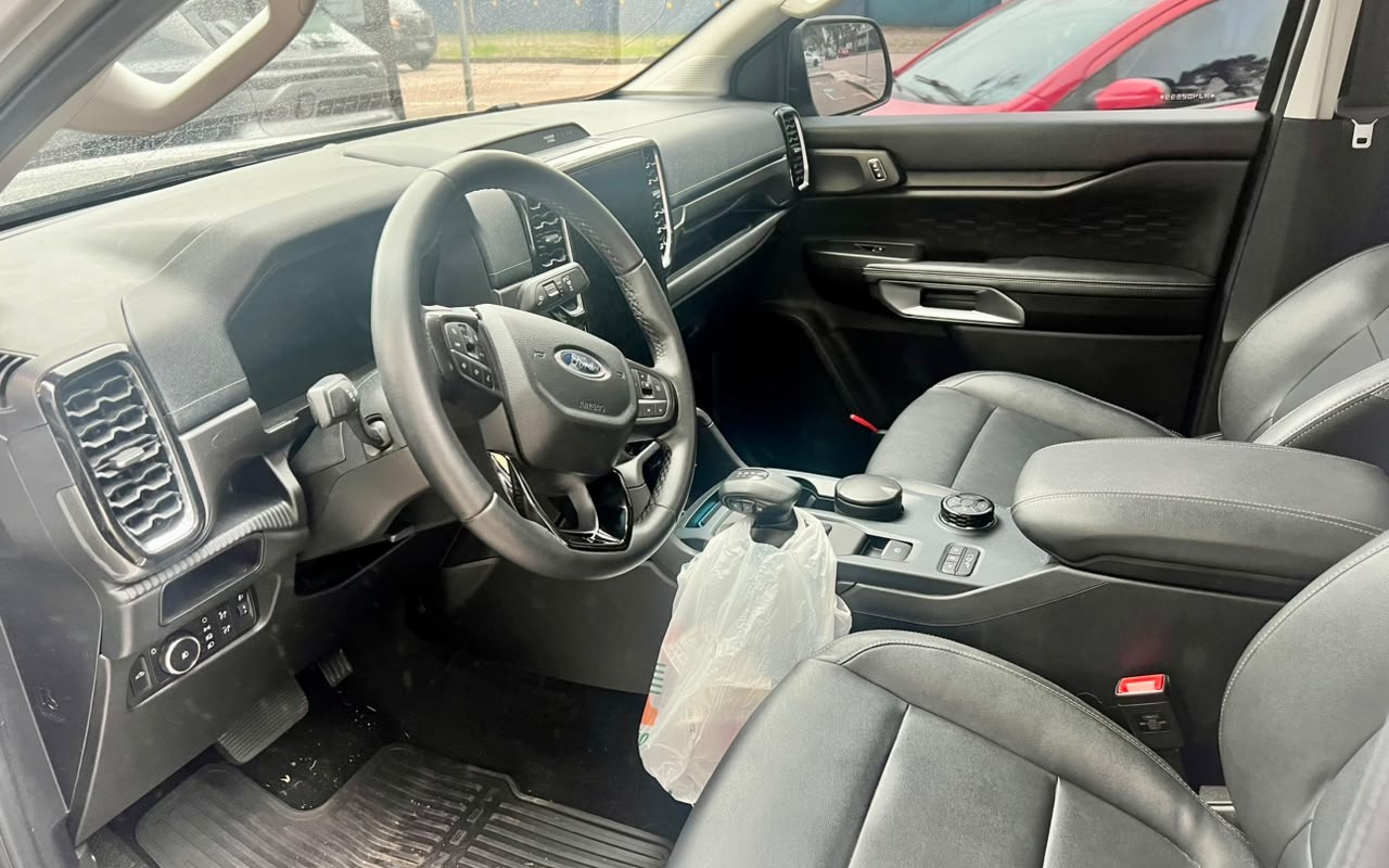 imagem-https://www.socarrao.com.br/sc-vehicle-images-prod/4342574/1791901479116-NjQyZWQ2YWYtMDMzNC00YTk0LThmN2UtNzYxNDczZGFmNmYzLmpwZw.jpg