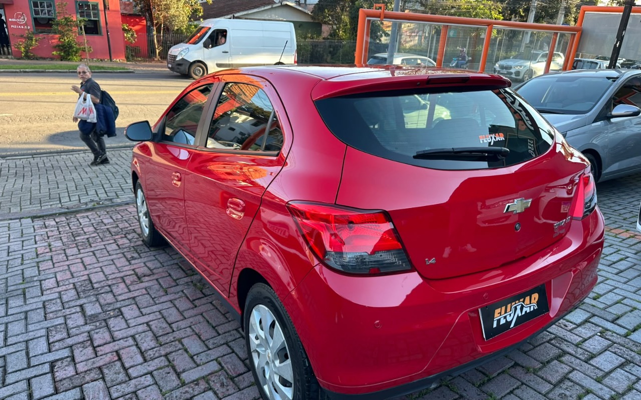 imagem-https://www.socarrao.com.br/sc-vehicle-images-prod/4342600/1791901881773-V2hhdHNBcHAgSW1hZ2UgMjAyNi0xMC0xMSBhdCAwOC40NC4zNyAoNikuanBlZw.jpeg