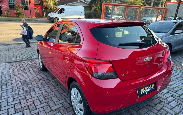 imagem-https://www.socarrao.com.br/sc-vehicle-images-prod/4342600/1791901881773-V2hhdHNBcHAgSW1hZ2UgMjAyNi0xMC0xMSBhdCAwOC40NC4zNyAoNikuanBlZw.jpeg