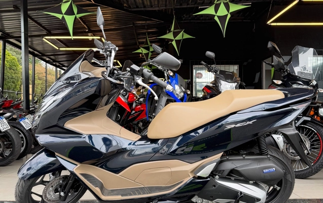 imagem-https://www.socarrao.com.br/sc-vehicle-images-prod/4342849/1791902616449-ODQzMzczMDIzXzE4MTI3NjUzMDE2ODQyMjQ4XzgxMTk0MjE2OTQ5MjQ2MTgzMTRfbi5qcGc.jpg