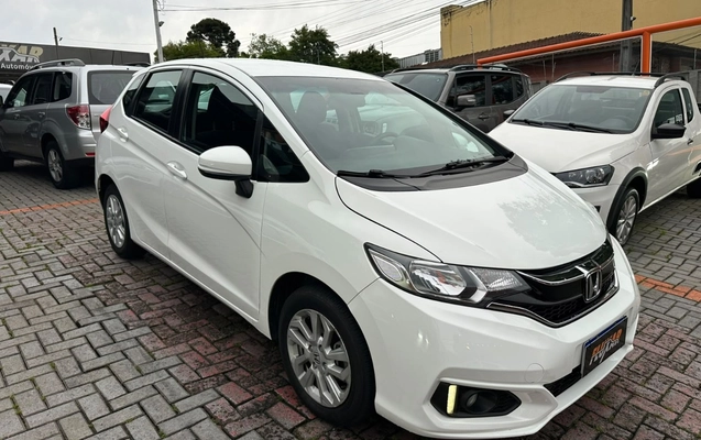 imagem-https://www.socarrao.com.br/sc-vehicle-images-prod/4342856/1791902641526-V2hhdHNBcHAgSW1hZ2UgMjAyNi0xMC0wMSBhdCAxNy41OC40NyAoMSkuanBlZw.jpeg