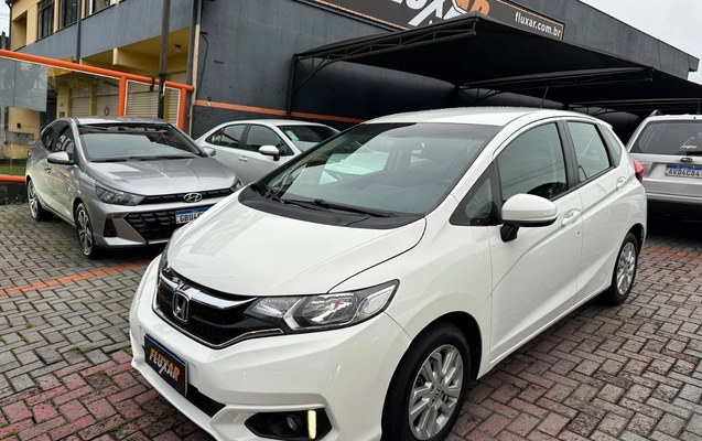 imagem-https://www.socarrao.com.br/sc-vehicle-images-prod/4342856/1791902642118-V2hhdHNBcHAgSW1hZ2UgMjAyNi0xMC0wMSBhdCAxNy41OC40NyAoMikuanBlZw.jpeg