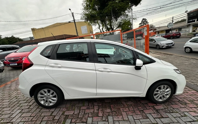 imagem-https://www.socarrao.com.br/sc-vehicle-images-prod/4342856/1791902643089-V2hhdHNBcHAgSW1hZ2UgMjAyNi0xMC0wMSBhdCAxNy41OC40OC5qcGVn.jpeg