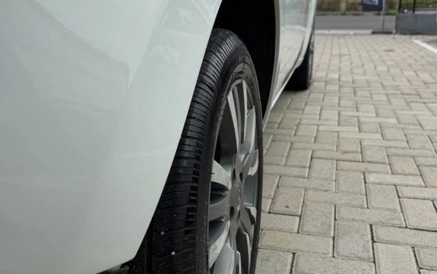 imagem-https://www.socarrao.com.br/sc-vehicle-images-prod/4342884/1791902688516-V2hhdHNBcHAgSW1hZ2UgMjAyNi0xMC0xMyBhdCAxMS4yNC4zOCAoMSkuanBlZw.jpeg