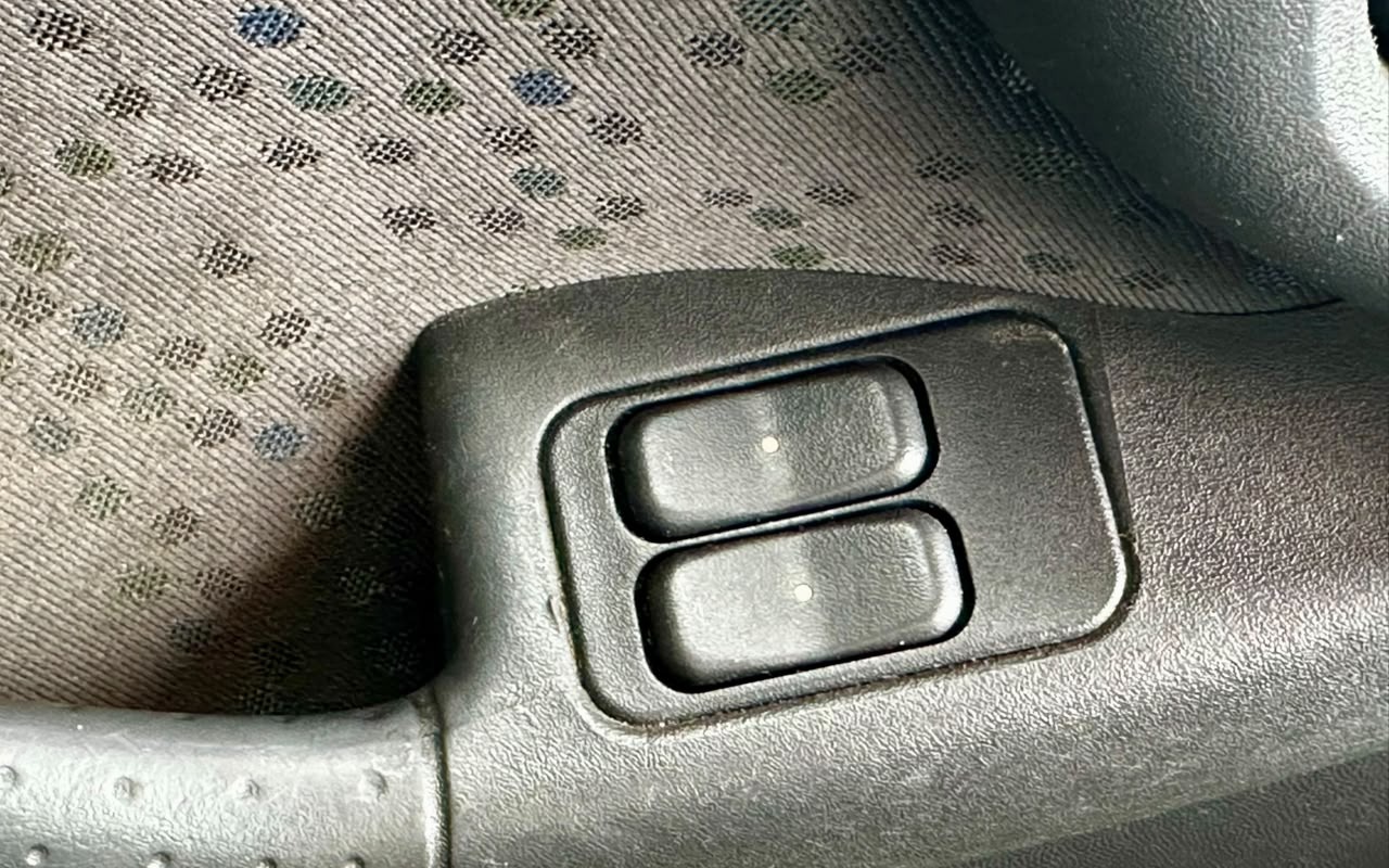 imagem-https://www.socarrao.com.br/sc-vehicle-images-prod/4343146/1791903335807-V2hhdHNBcHAgSW1hZ2UgMjAyNi0xMC0xMiBhdCAxNi4yNS4yNyAoMikuanBlZw.jpeg
