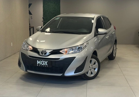 Toyota Yaris 2021 Prata — foto 1 de 3