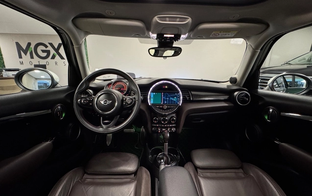 imagem-https://www.socarrao.com.br/sc-vehicle-images-prod/4343331/1791903801172-gb-3b9df34.heic