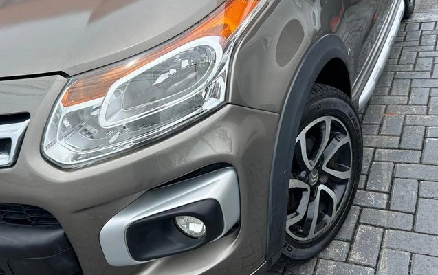 imagem-https://www.socarrao.com.br/sc-vehicle-images-prod/4343419/1791904326280-8559825_12_B_b738638d69.jpeg