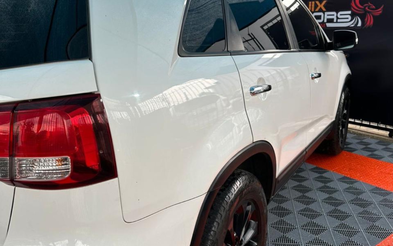 imagem-https://www.socarrao.com.br/sc-vehicle-images-prod/4343890/1791907123668-ZDNiNjQ1OGYtNzVjNy00NDFmLWEwYzktNTFhZmYzZTNmZDAxLmpwZWc.jpeg