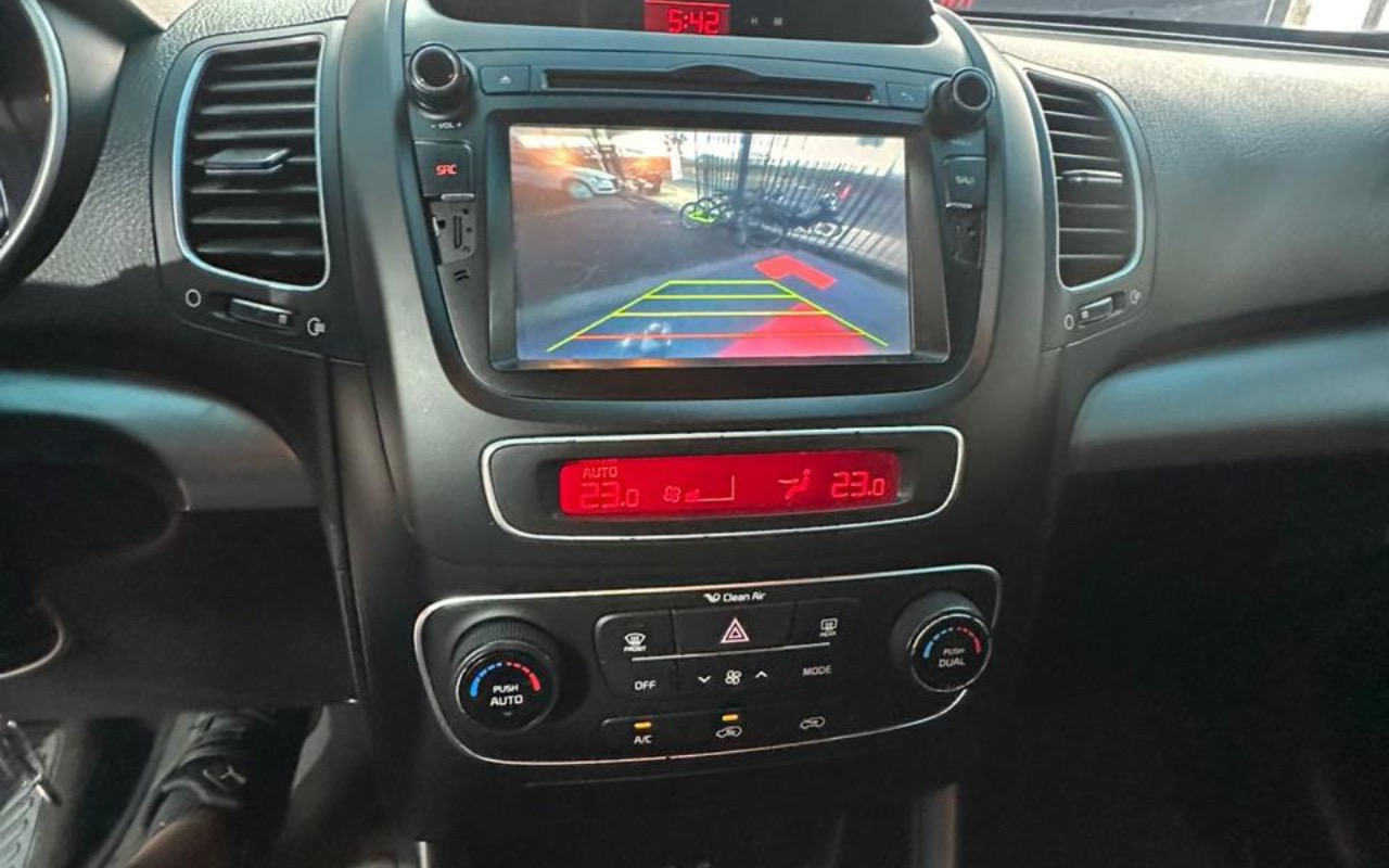 imagem-https://www.socarrao.com.br/sc-vehicle-images-prod/4343890/1791907124080-MjM5MjJjMWMtMzc5My00OTUxLWJkZGYtMTdjMzZmMjEyNmRkLmpwZWc.jpeg
