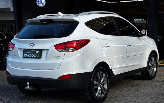 imagem-https://www.socarrao.com.br/sc-vehicle-images-prod/4343925/1791907243929-fed00ebd13a440ab82f9b0e79a319be5_1791548446125.jpg