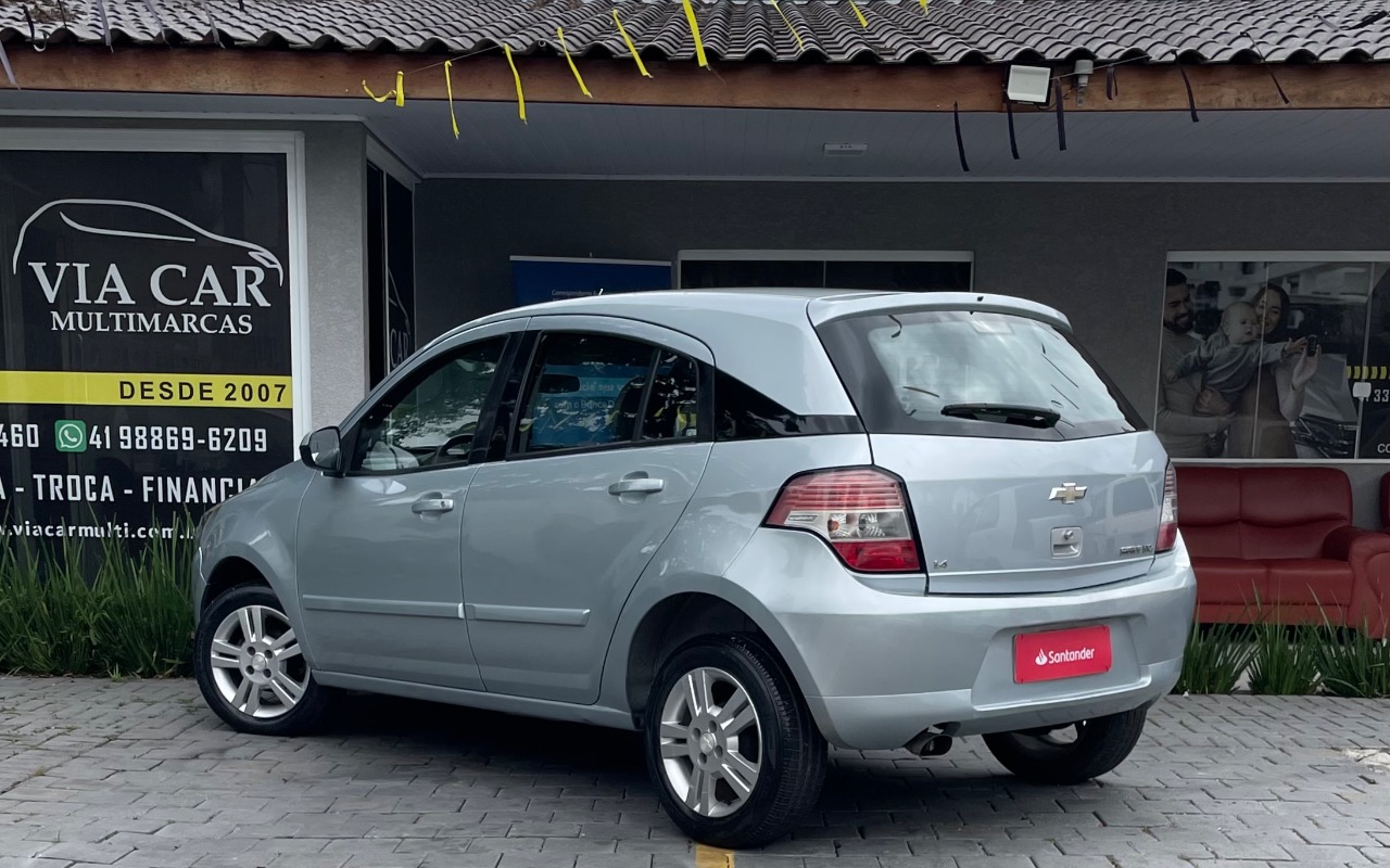 imagem-https://www.socarrao.com.br/sc-vehicle-images-prod/4343943/1791907767816-SU1HXzY4NzIuanBlZw.jpeg