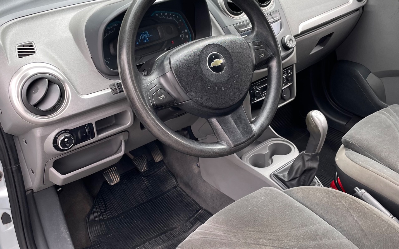 imagem-https://www.socarrao.com.br/sc-vehicle-images-prod/4343943/1791907767919-SU1HXzY4NzMuanBlZw.jpeg