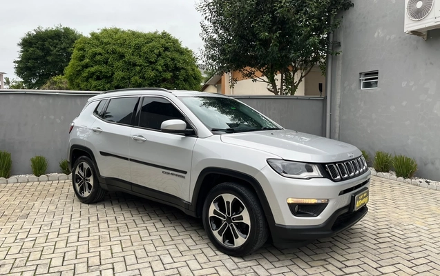 imagem-https://www.socarrao.com.br/sc-vehicle-images-prod/4343953/1791907450950-6b0ea2800e3946e89b1b707213f699e2_1791907331514.jpg