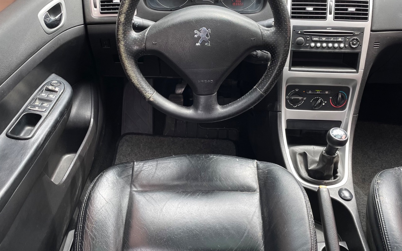 imagem-https://www.socarrao.com.br/sc-vehicle-images-prod/4343977/1791907810267-SU1HXzY5NjMuanBlZw.jpeg