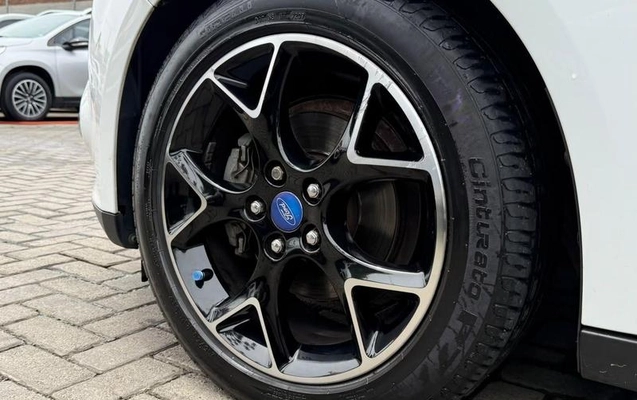 imagem-https://www.socarrao.com.br/sc-vehicle-images-prod/4344170/1792414015844-8565037_7_B_35382000df.jpeg