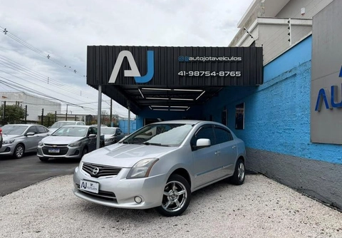 Nissan Sentra 2013 Prata — foto 1 de 3