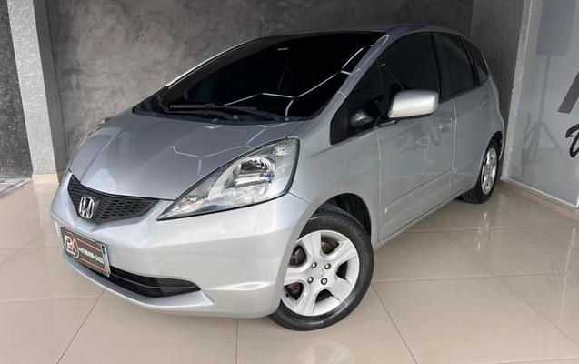 imagem-https://www.socarrao.com.br/sc-vehicle-images-prod/4344436/1791909816547-7966126_1_B_baf0ab348d.jpeg