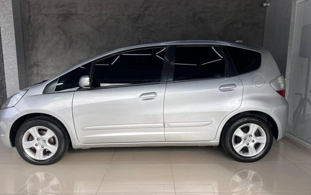 imagem-https://www.socarrao.com.br/sc-vehicle-images-prod/4344436/1791909816553-7966126_6_B_8cf3ac790d.jpeg