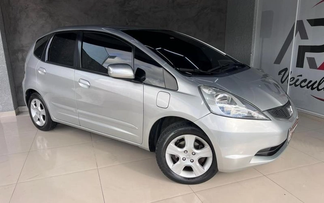 imagem-https://www.socarrao.com.br/sc-vehicle-images-prod/4344436/1791909816560-7966126_4_B_a7488b41fa.jpeg